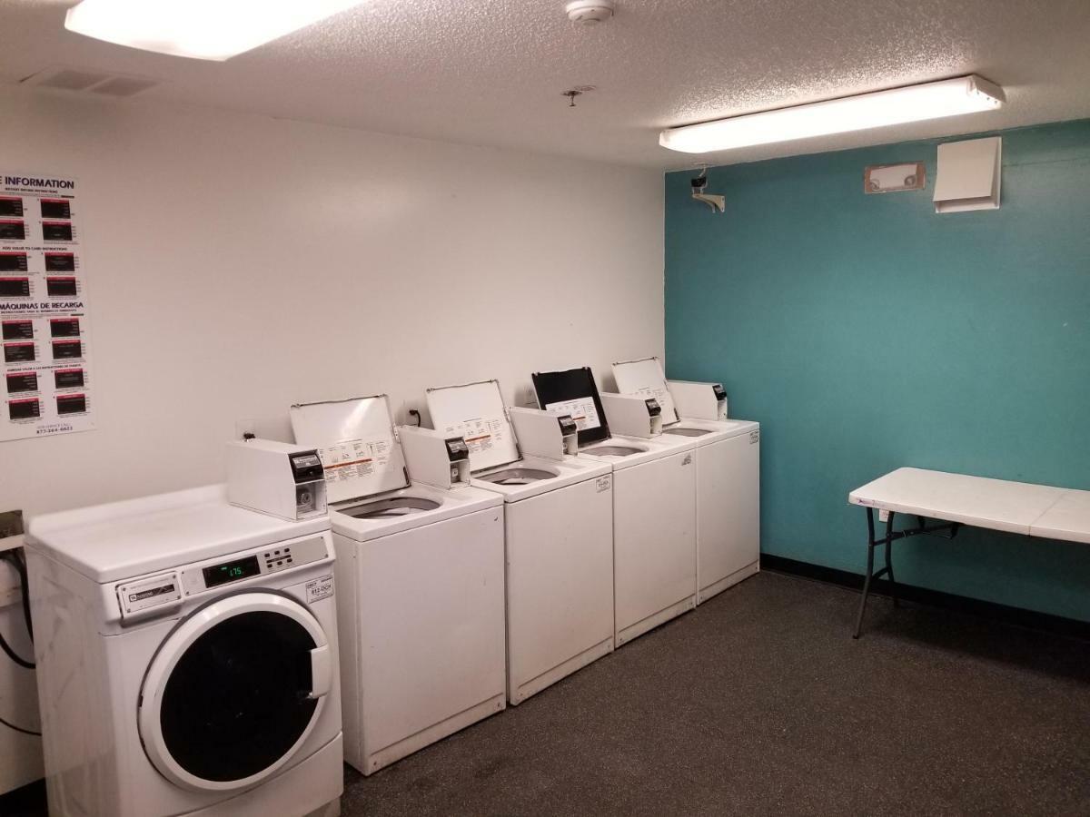 Intown Suites Extended Stay Atlanta Ga - Indian Trail Norcross Bagian luar foto